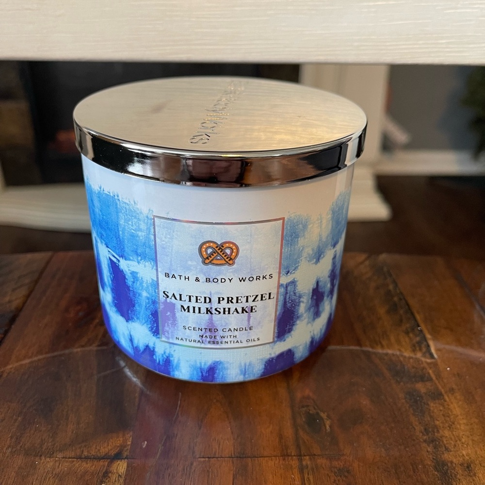 Bath and Body Works Salted Pretzel Milkshake Scented 3 Wick Candle NEW